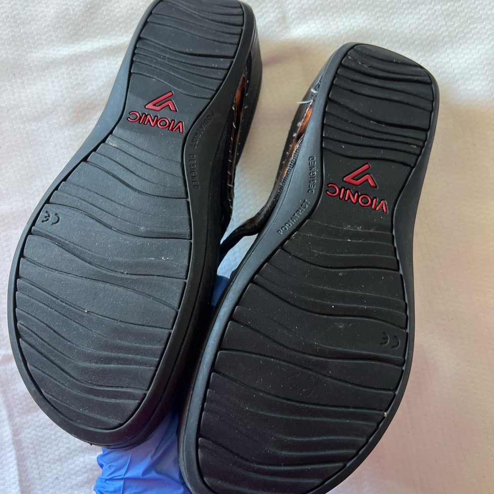 Vionic tide Black and Brown Women's Sandals - Picture 8 of 10